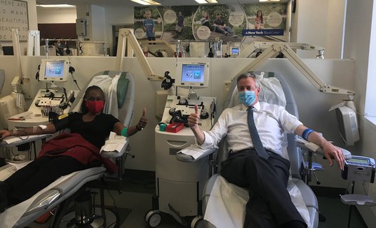 New York City Mayor Bill de Blasio and his wife Chirlane McCray donate blood with NYBCe